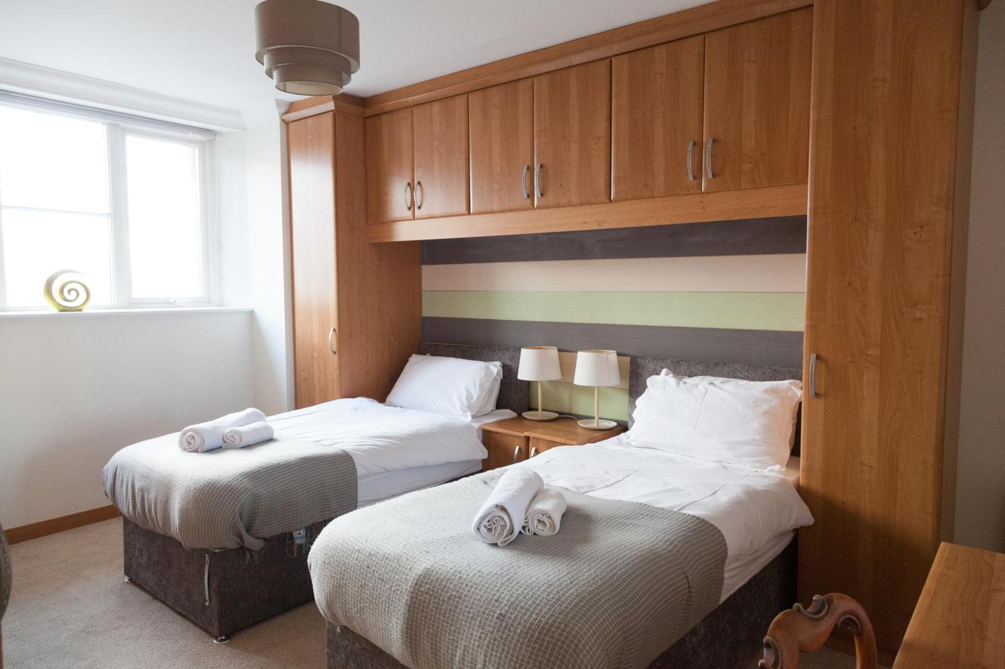 Weekly & Monthly Stays In Penthouse For Contractors Or Leisure Single Or Superking Beds Available Birkenhead Esterno foto