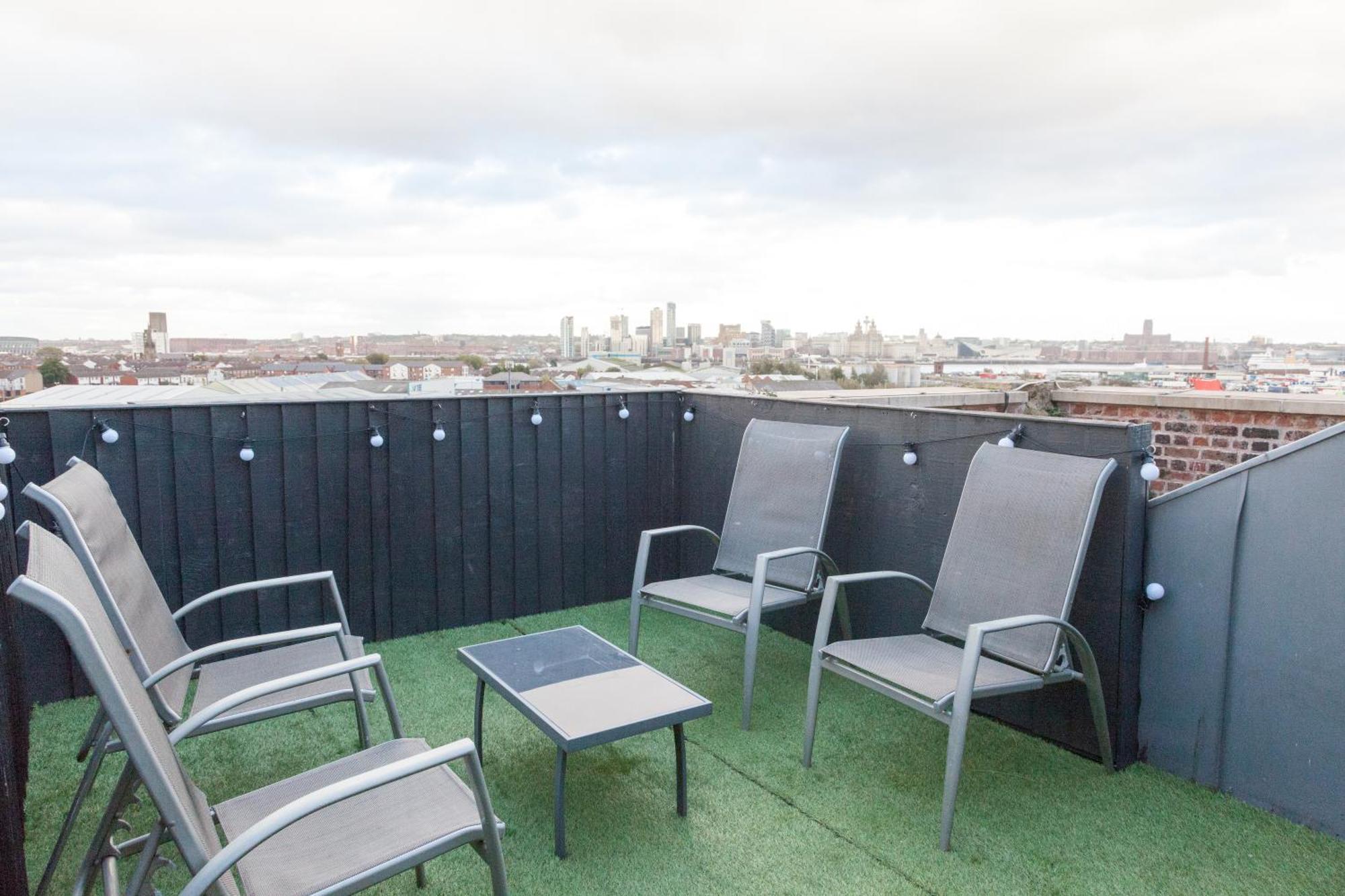 Weekly & Monthly Stays In Penthouse For Contractors Or Leisure Single Or Superking Beds Available Birkenhead Esterno foto