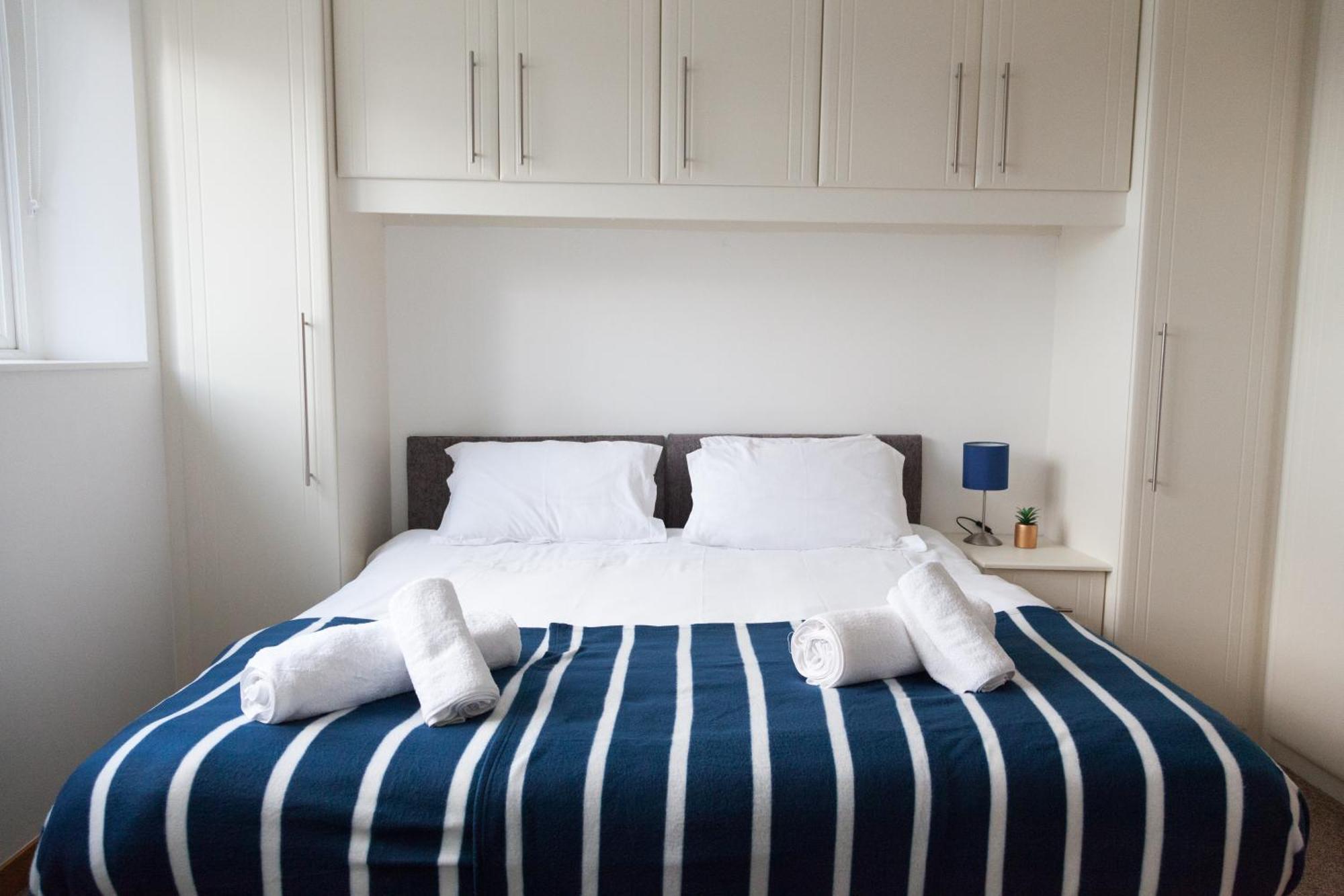 Weekly & Monthly Stays In Penthouse For Contractors Or Leisure Single Or Superking Beds Available Birkenhead Esterno foto