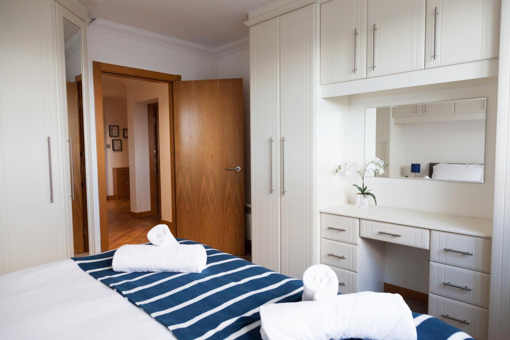 Weekly & Monthly Stays In Penthouse For Contractors Or Leisure Single Or Superking Beds Available Birkenhead Esterno foto