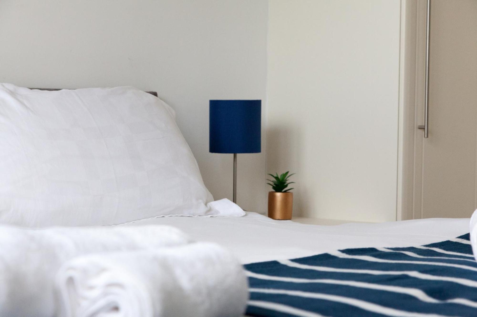Weekly & Monthly Stays In Penthouse For Contractors Or Leisure Single Or Superking Beds Available Birkenhead Esterno foto