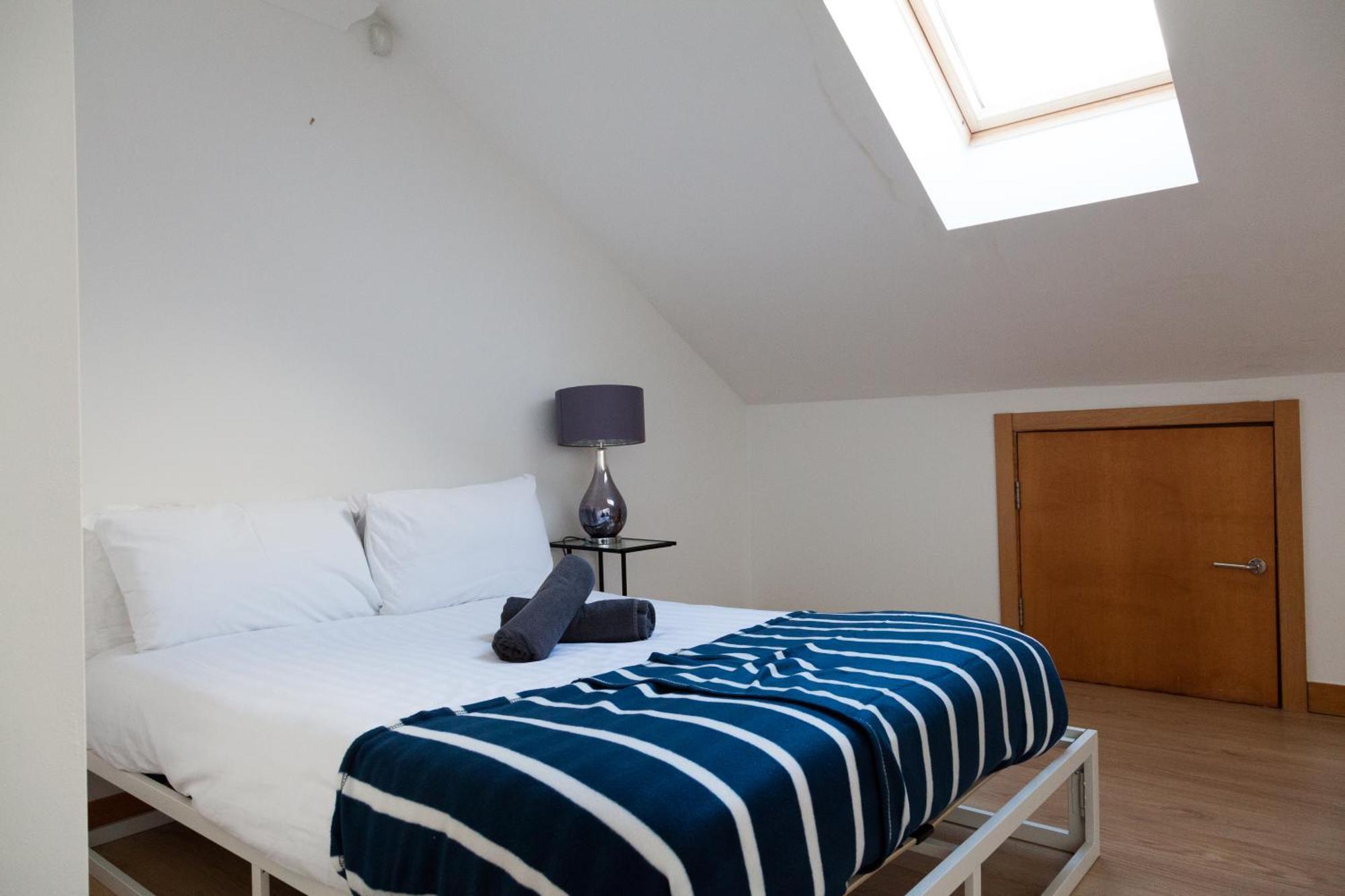 Weekly & Monthly Stays In Penthouse For Contractors Or Leisure Single Or Superking Beds Available Birkenhead Esterno foto