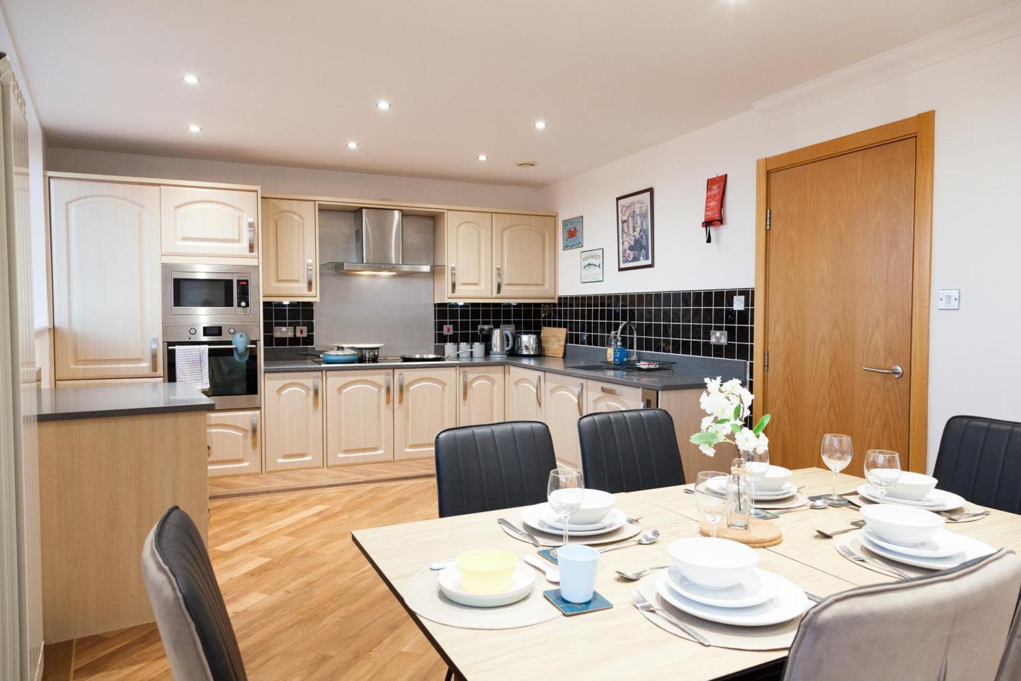 Weekly & Monthly Stays In Penthouse For Contractors Or Leisure Single Or Superking Beds Available Birkenhead Esterno foto
