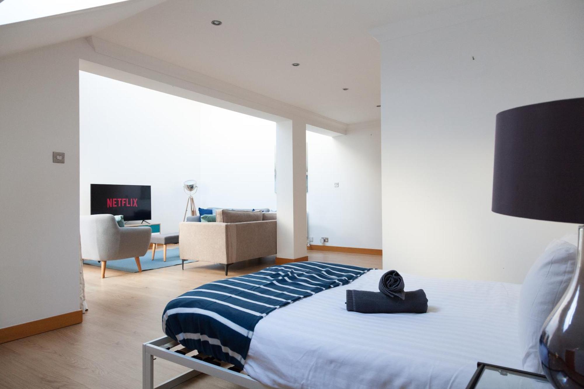 Weekly & Monthly Stays In Penthouse For Contractors Or Leisure Single Or Superking Beds Available Birkenhead Esterno foto